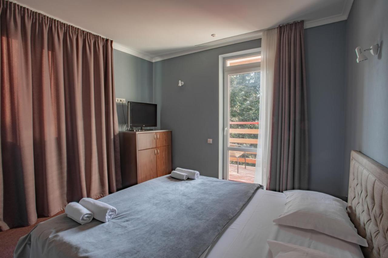 Wellland Hotel Яремче Екстериор снимка