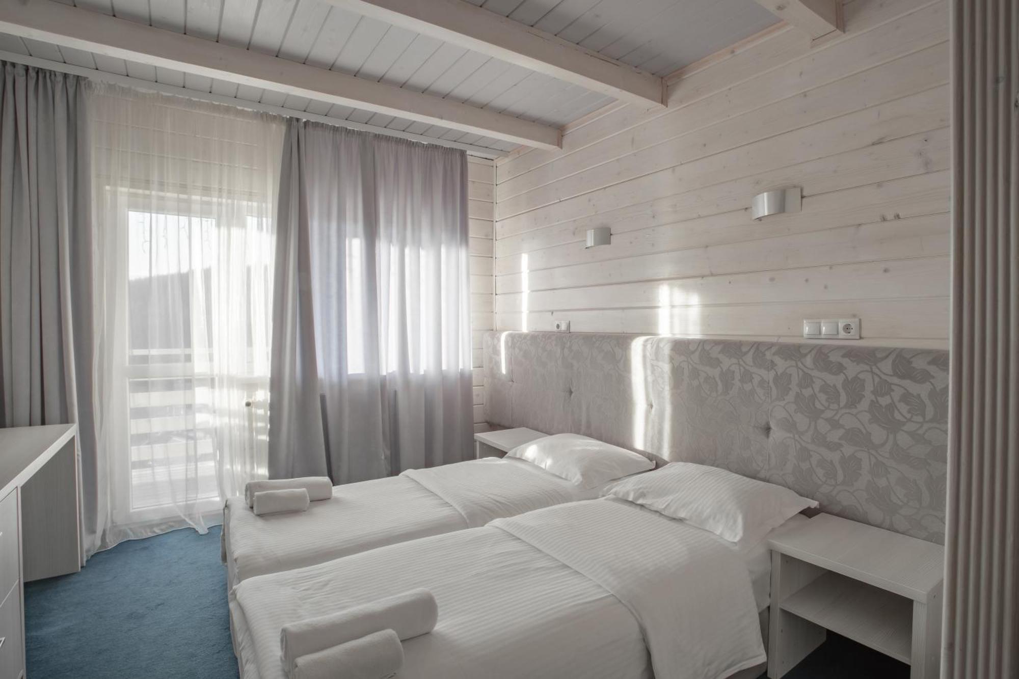 Wellland Hotel Яремче Екстериор снимка