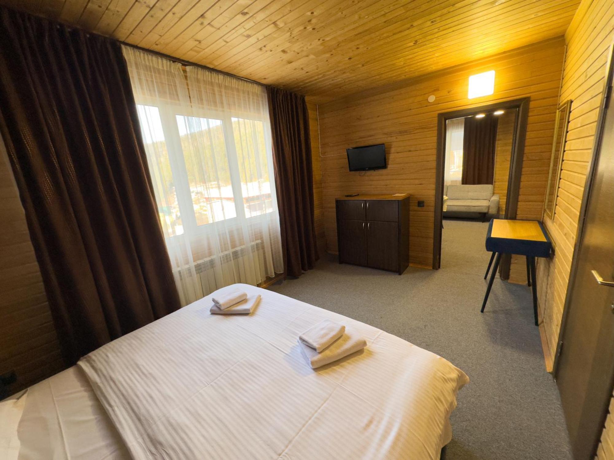 Wellland Hotel Яремче Екстериор снимка